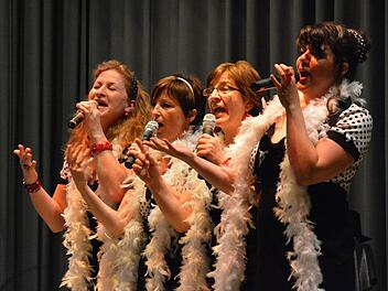 Die Swinging Ladies mit (von links) Kirstin Metz, Sabine Seuffert, Michaela Atzler und Candy Borst traten in Bad Bocklet auf.  Foto: Björn Hein