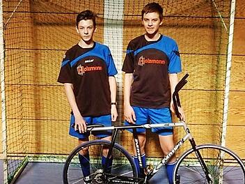 Bei den Bayerischen Meisterschaften im Zweier-Radball holte sich das U17-Team des RVC Steinwiesen, David Holzmann (links) und Tobias Kuhnlein, den Vizetitel.  Foto: hf
