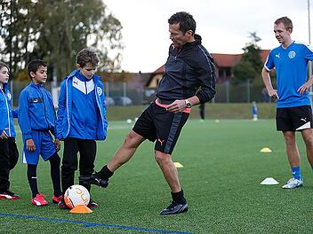 Lothar Matthäus lebt Fußball, das merkten auch die Nachwuchspumas schnell. Fotos: Sebastian Baumann, anpfiff. info