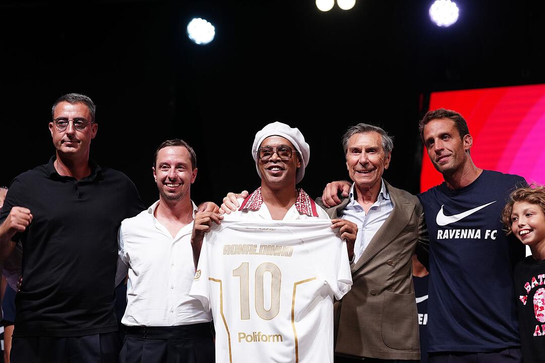 Ronaldinho beim FC Ravenna vorgestellt