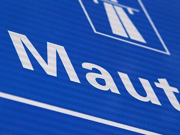 Neue &Auml;nderungen im Bundestag lassen die Pkw-Maut ein St&uuml;ck n&auml;her r&uuml;cken. Symbolbild: dpa/ Karl-Josef Hildenbrand