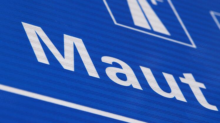 Neue &Auml;nderungen im Bundestag lassen die Pkw-Maut ein St&uuml;ck n&auml;her r&uuml;cken. Symbolbild: dpa/ Karl-Josef Hildenbrand