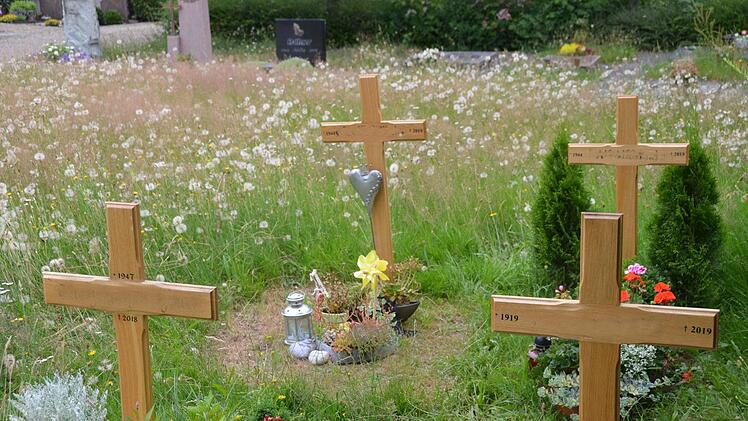 Eindrücke vom Garitzer Friedhof. Foto: Peter Rauch