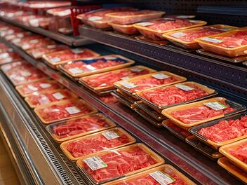 Symbolbild: Fleisch im Supermarkt