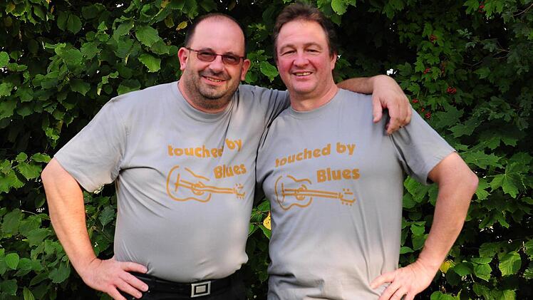 Thomas Karger (links) und Uwe Angermüller organisieren die Blues Tage.  Foto: Norbert Neugebauer