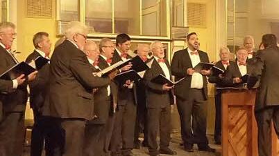 Der Männerchor auf Schloss Thurn  Foto: Pauline Lindner