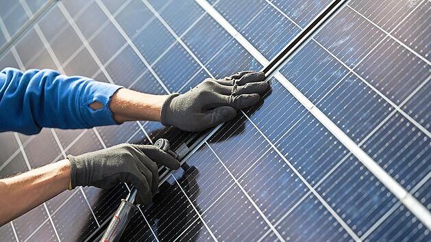 Eine neue Photovoltaik-Freifl&auml;chenanlage ist auf der knapp f&uuml;nf Hektar gro&szlig;en landwirtschaftlichen Fl&auml;che unterhalb des Einzelgeh&ouml;ftes Ritterleithen geplant.