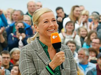 Andrea Kiewel feiert im Juni 25-jähriges "Fernsehgarten"-Jubiläum.