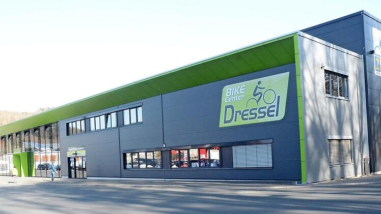 Der Fahrradcenter Dressel im Baugebiet „Fröschbrunn“ wird um Verkaufs- und Lagerflächen erweitert.