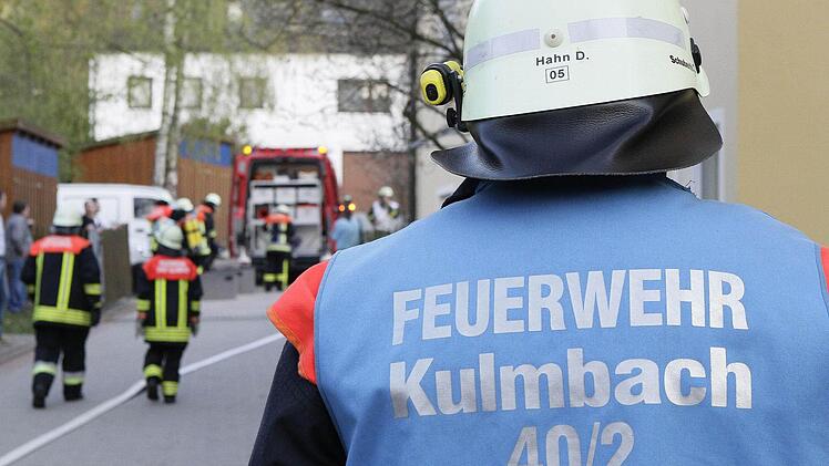 41 Einsatzkräfte der Feuerwehr sowie Notfallselsorger und BRK-Helfer waren im Einsatz bei der Übung auf dem Gelände des Kinderzentrums der Geschwister-Gummi-Stiftung im Schießgraben. Fotos: Jochen Nützel