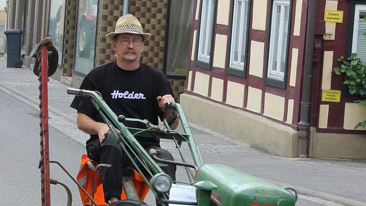 Beleidigung: Das ist keine Rasenmäher, wie der Fahrer jedem wissen ließ.