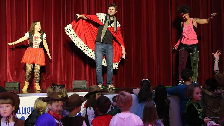Impressionen vom Kulmbacher Kinderfasching in der Dr.-Stammberger-Halle Foto: Barbara Herbst