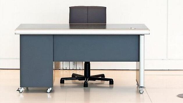 Wer sein Homeoffice mit ordentlichen Büromöbeln ausgestattet hat, kann auch Ware aus zweiter Hand steuerlich geltend machen.  Foto: Soeren Stache/dpa