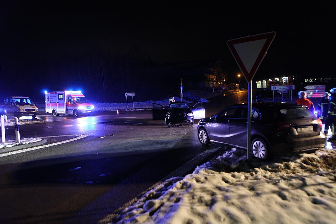 Drei Verletzte bei einem Verkehrsunfall in Mittelfranken