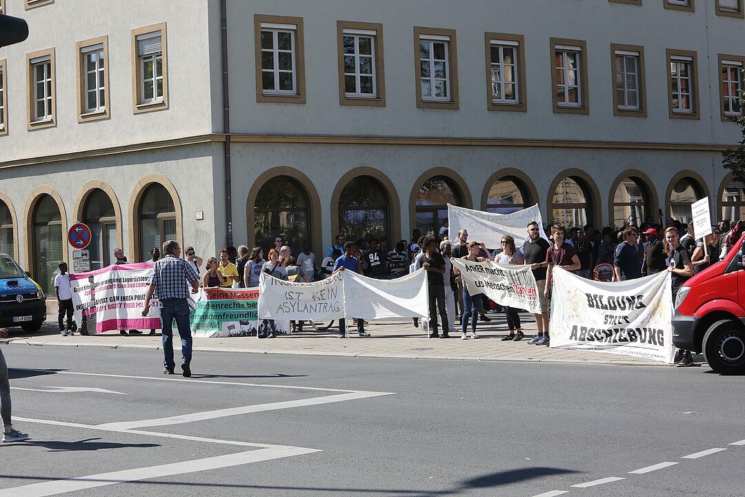 Bamberg; Demo gegen Massenlager und Anker-Zentren; Foto: Barbara Herbst