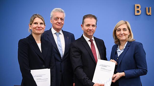 Pressekonferenz von Bundesgesundheitsministerin Warken