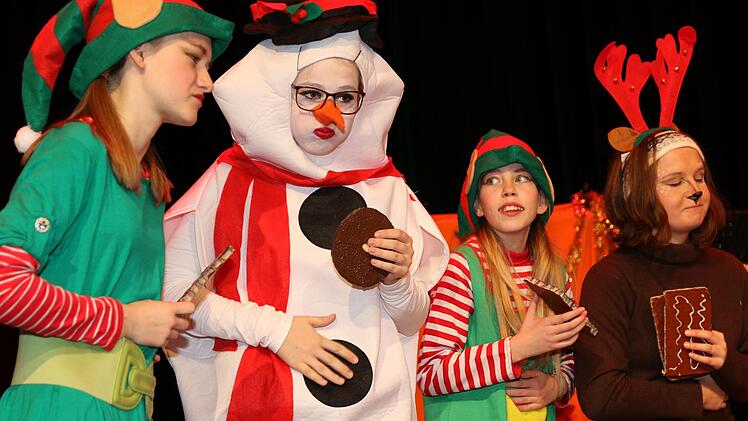 Das Bürglaß-Tanzstudio begeisterte bei dem kurzweiligen Nachmittag mit seiner getanzten Version eines Weihnachtsmärchens. Foto: Wolfgang Desombre