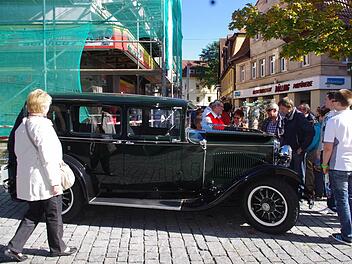 Oldtimer, Flohmarkt und offene L&auml;den Foto: Heike Sch&uuml;lein/Archiv