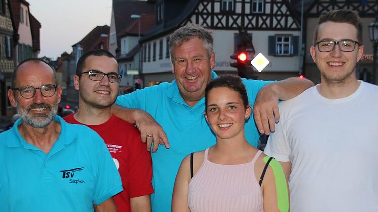 Der Vorstand des Fördervereins (von links): Stephan Leicht (Kassier), Johannes Leicht (Beisitzer), Jürgen Donath (Zweiter Vorsitzender), Nadine Potzel (Vorsitzende) und Alexander Kestel (Beisitzer).Matthias Einwag
