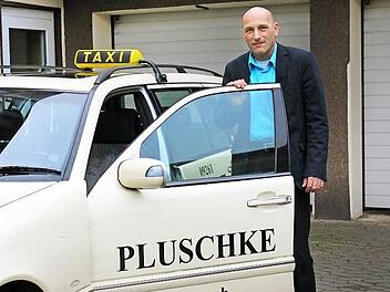 Für Jürgen Pluschke und sein Taxi-Unternehmen geht eine Ära zu Ende. Foto: Veronika Schadeck