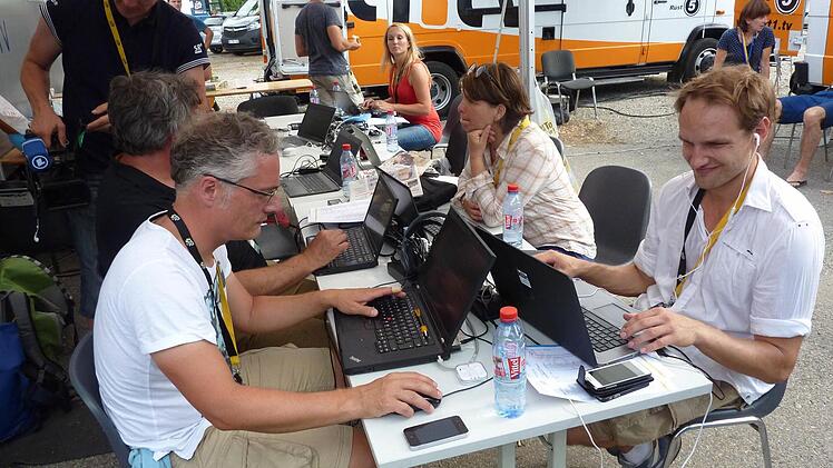 Das ARD-Fernsehteam. Foto: Alfred Vießmann