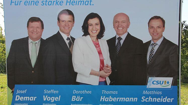 Die CSU strahlt für eine starke Heimat um die Wette.