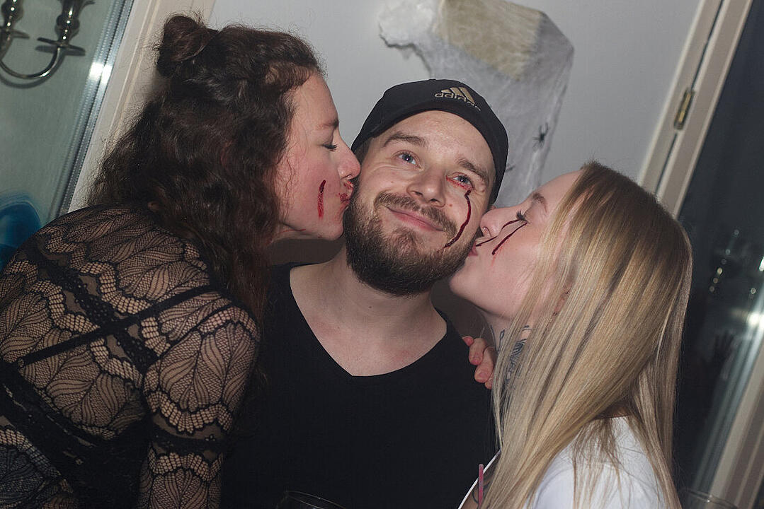 ME & MY (ZOMBIE) GIRLS HALLOWEEN