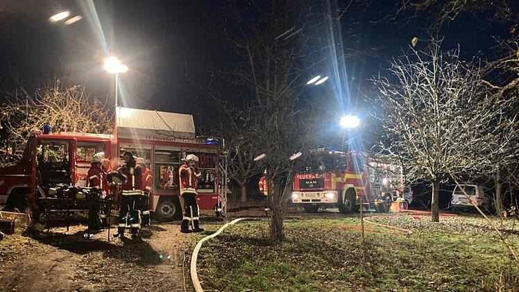 Die Einsatzkräfte am Brandort. Foto: Polizei Stadtsteinach
