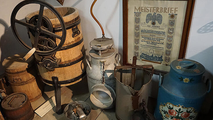 Rückersdorf: Heimatmuseum aufgelöst - Inventar-Teile versteigert - Flohmarkt-Verkauf übriger Exponate angedacht