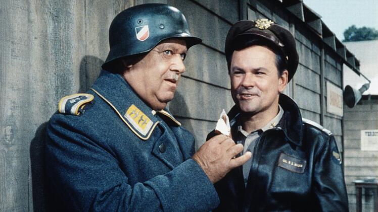 Der gewaltsame Tod des "Ein K&auml;fig voller Helden"-Stars Bob Crane (rechts) sorgte im Sommer 1978 f&uuml;r Aufsehen.