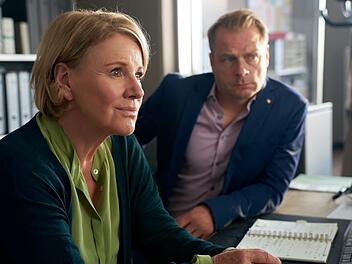 F&uuml;r Marie Brand (Mariele Millowitsch) und J&uuml;rgen Simmel (Hinnerk Sch&ouml;nemann) gibt es in der 32. Ausgabe viel am Schreibtisch zu recherchieren.