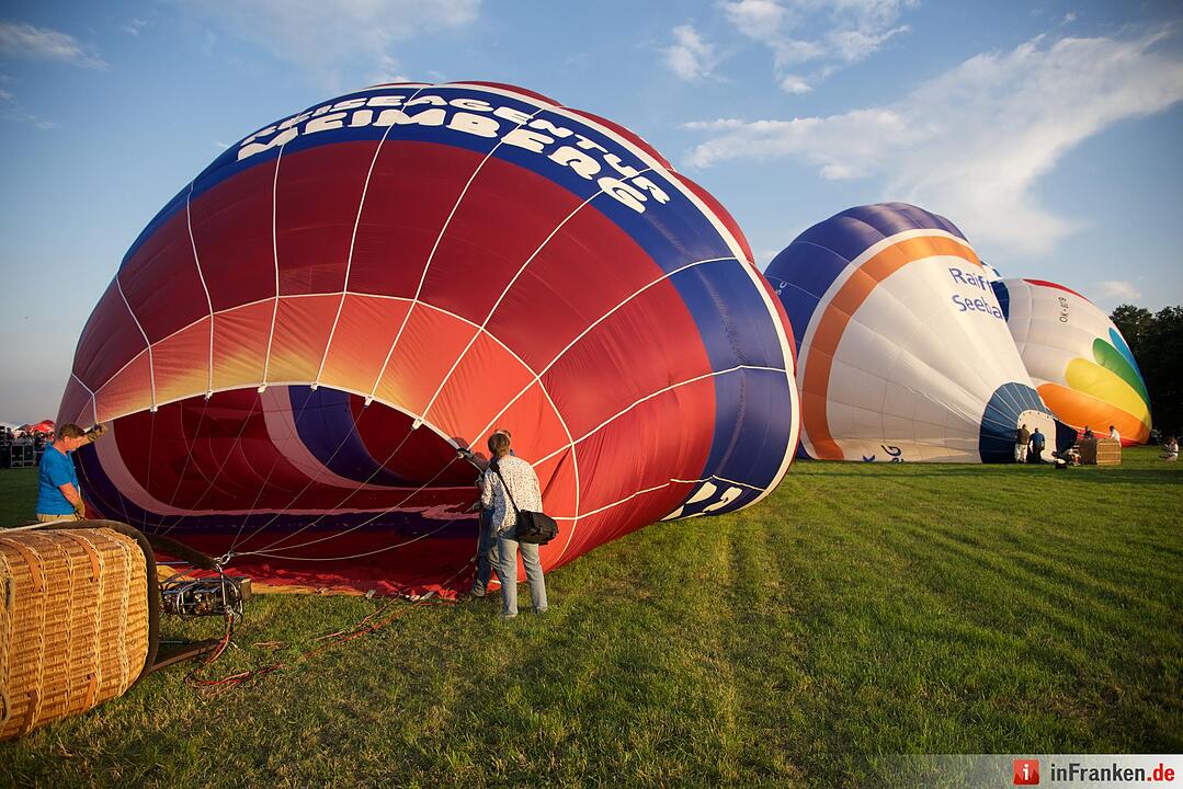 Jubiläumsausgabe: Zum 20. Mal hat die Raiffeisenbank Seebachgrund zu ihrem Ballonmeeting nach Hannberg eingeladen. Mehr als 2000 Menschen waren gekommen.