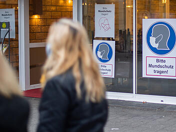 Kein Zutritt zu Gastronomie, Freizeit und Kultur für Ungeimpfte: Mit diesen Regeln reagiert Österreich auf steigende Infektionszahlen. Die CSU denkt über ähnliche Szenarien nach.