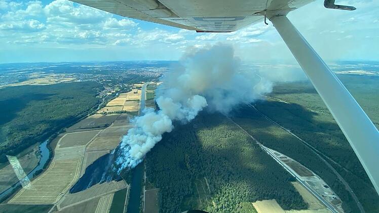 Kreis Bamberg: Großer Waldbrand - Feuerwehr berichtet über "Tortur"