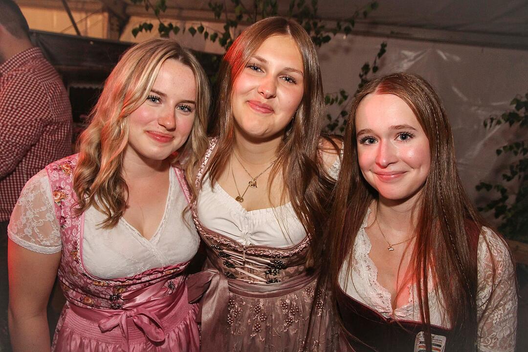 Gro&szlig;losnitz feiert!