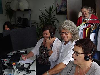 Bei Datex Perfekt haben sich die Hoffnungen auf die weitere   Standortwiedereröffnung erfüllt.  Im Bild Firmenchef Helmut Schiffner und Mitarbeiter.Marco Meißner