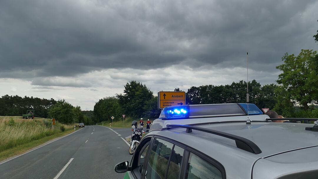 Missglückter Überholvorgang im Kreis Neustadt/Aisch: Motorradfahrer schwer verletzt