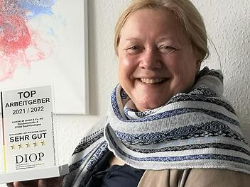 Dr. Elisabeth Müller freut sich über die Auszeichnung als "Top Arbeitgeber". Foto: Bianca Hofmann