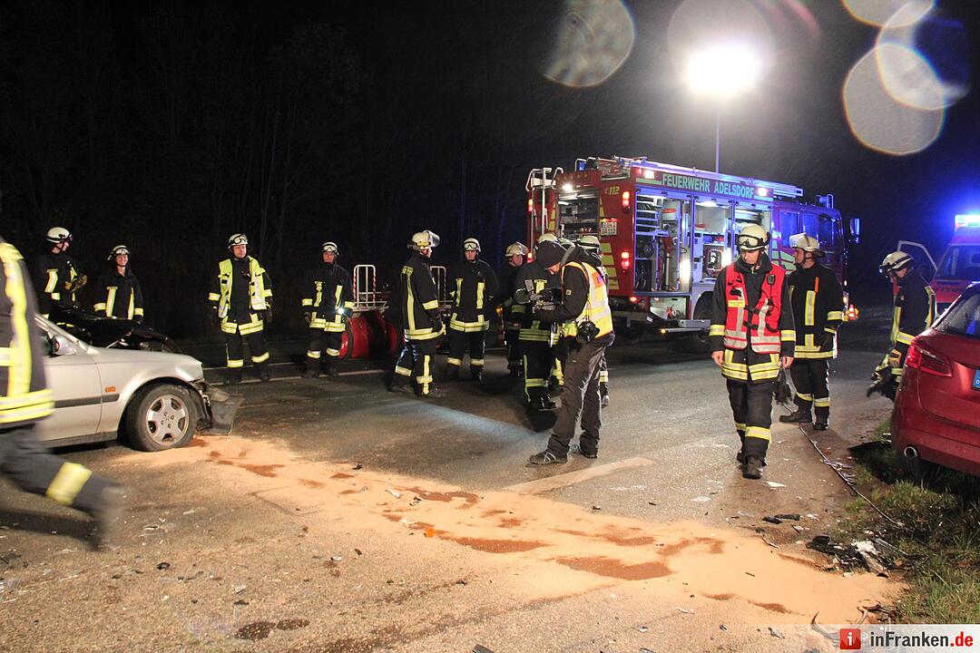 Unfall bei Adelsdorf fordert zwei Verletzte