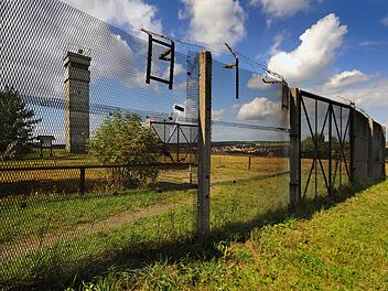 Neben 22 Grenzwachtürmen vermittelt die Gedenkstätte am Point Alpha ein lebendiges Bild der Geschichte. Foto: Rhön Marketing GbR