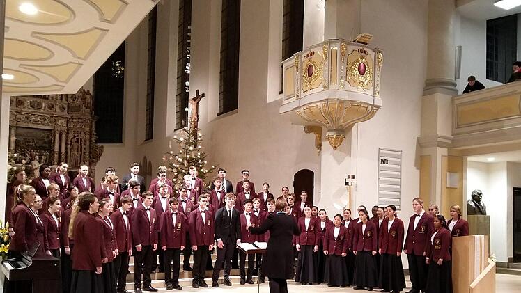 der St. Peters Chorale aus Brisbane gastierte im Rahmen seiner dreiwöchigen Europa-Tournee am Samstag in der Coburger Morizkirche.Foto: Jochen Berger