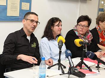 Bei einer Pressekonferenz nennen der Bürgerverein Sand und die Sandkerwa Veranstaltungs GmbH die Gründe für den Ausfall der Großveranstaltung in Bamberg. Foto: Barbara Herbst