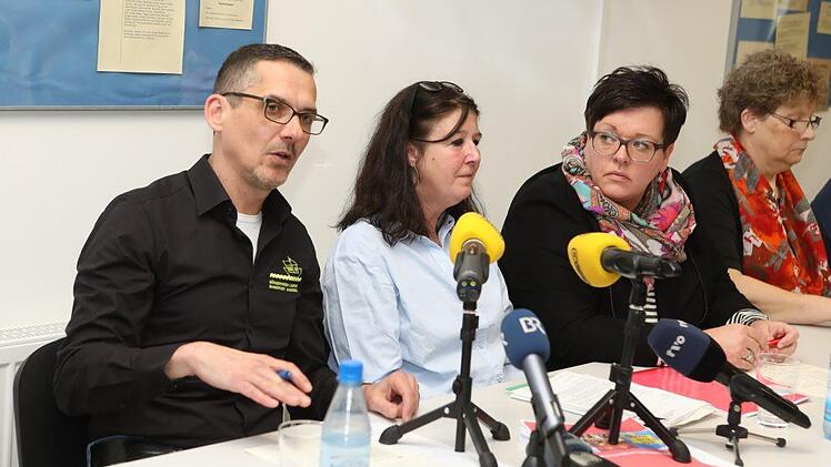 Bei einer Pressekonferenz nennen der Bürgerverein Sand und die Sandkerwa Veranstaltungs GmbH die Gründe für den Ausfall der Großveranstaltung in Bamberg. Foto: Barbara Herbst