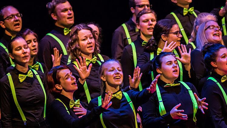 Impressionen vom Auftritt des Hochschulchores "Die Klangfänger" und der Hochschul-Bigband im Coburger KongresshausFoto: Jochen Berger