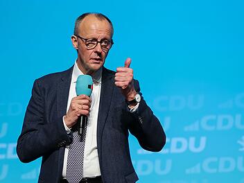 Schärferes Asylrecht: Merz (CDU) stellt Fünf-Punkte-Plan vor - und schließt Zusammenarbeit mit AfD aus