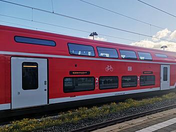 Deutsche Bahn, Zug, Eisenbahn, Bahnhof, Bahnstrecke, Zugstrecke, Regionalexpress
