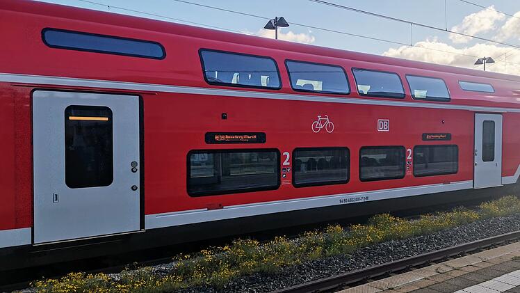 Deutsche Bahn, Zug, Eisenbahn, Bahnhof, Bahnstrecke, Zugstrecke, Regionalexpress