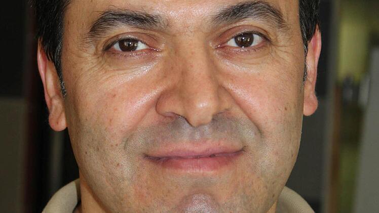 . . . weil die Mannschaft gut und diszipliniert spielt und bis zum Schluss kämpft. Özdemir Cebrail, Kitzingen