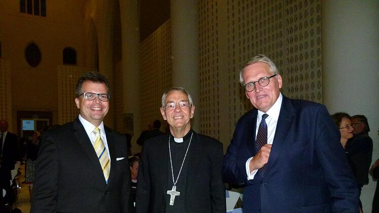 Bürgermeister Christian Lange (links) und Erzbischof Ludwig Schick mit ZdK-Präsident Thomas Sternberg.