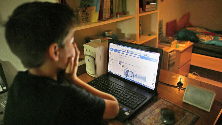 Wer fiese Leute kennt, kann schnell Opfer von Cyber-Mobbing werden. Foto: Oliver Berg/dpa